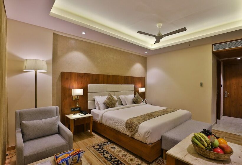 Hotel The Square Somnath