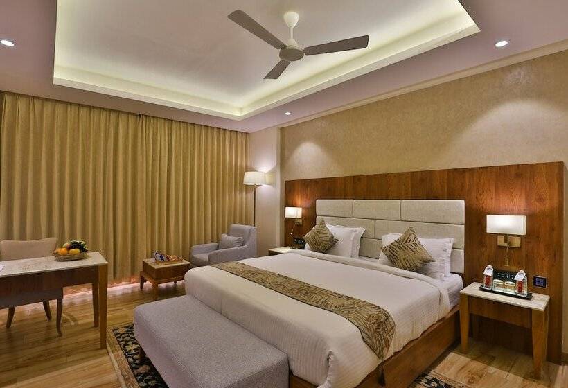 Hotel The Square Somnath