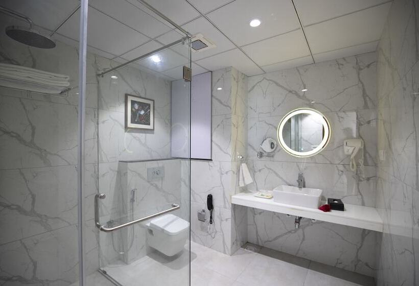 Hotel The Square Somnath