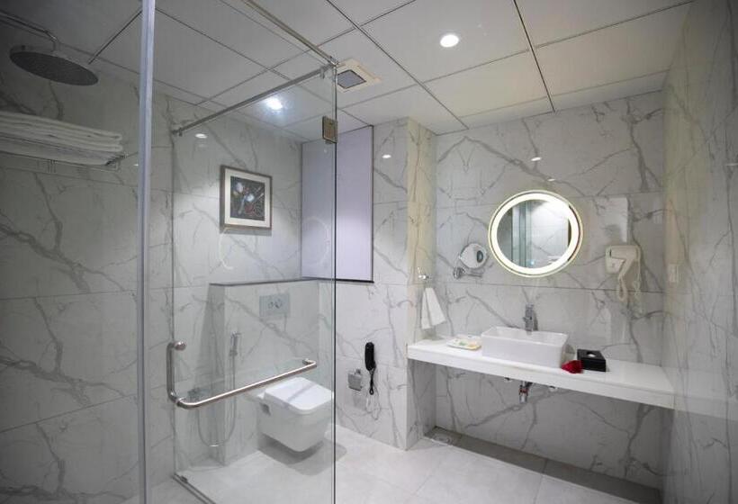 Hotel The Square Somnath