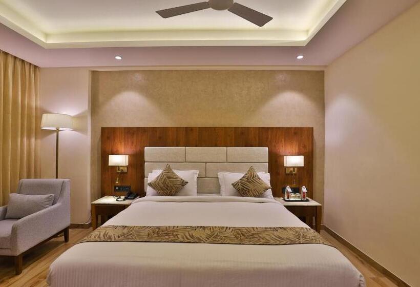 Hotel The Square Somnath