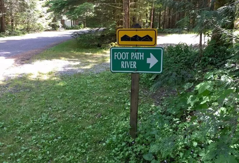 99mbr   Hot Tub   Wifi   Pets Ok   Bbq   Sleeps 6