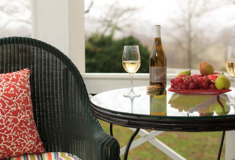 ベッドアンドブレックファースト Inn And Tavern At Meander