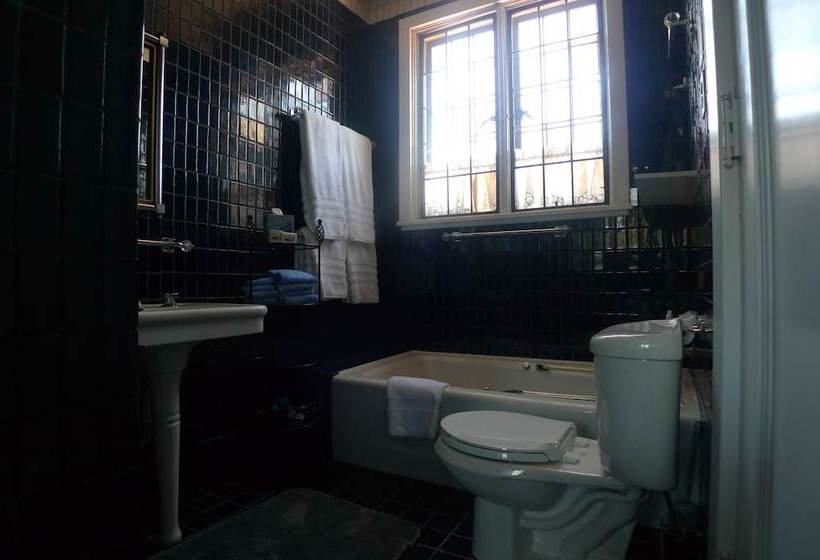 Bischwind Inn Bed And Breakfast