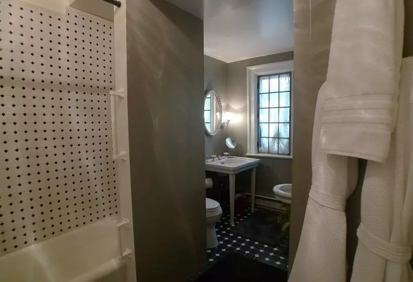 Bischwind Inn Bed And Breakfast