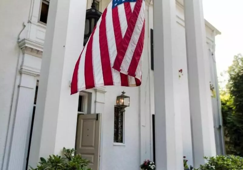 Aamiaismajoitus (B&B) Crabtree S Kittle House Restaurant & Inn