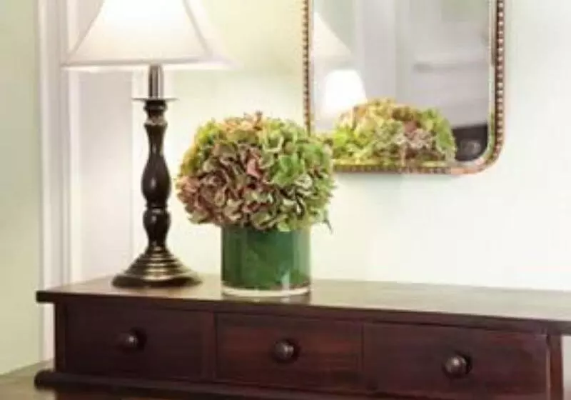 Aamiaismajoitus (B&B) Crabtree S Kittle House Restaurant & Inn