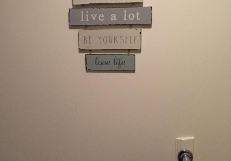 فندق 5 Varis Apartments