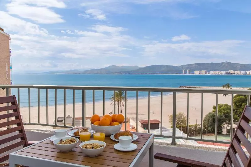 هتل Los Olivos Apartment
