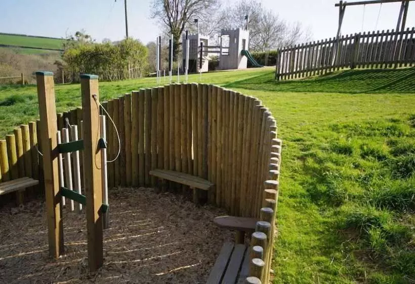 Maaseutuhotelli Birchill Farm Holiday Cottages