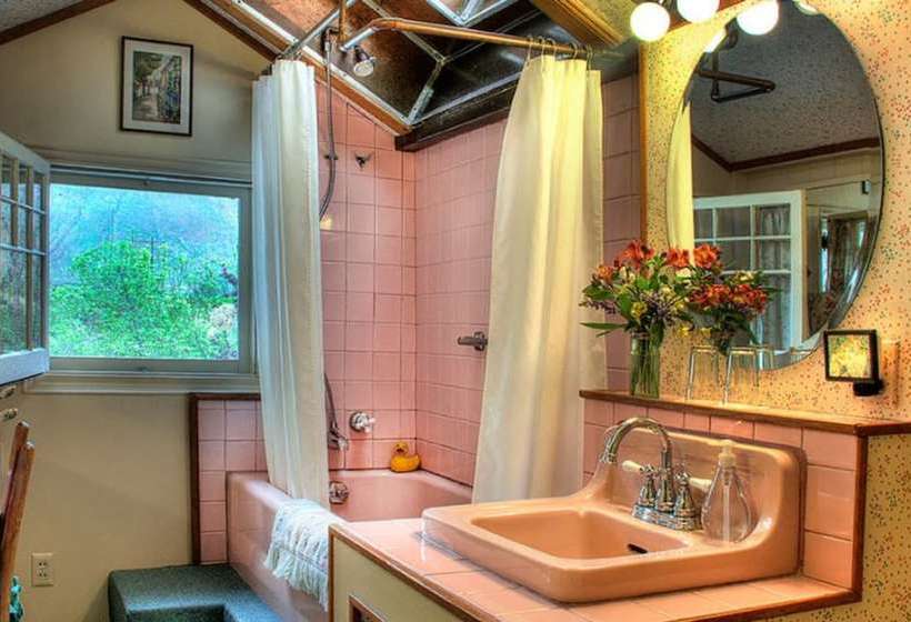 Wicky Up Ranch Bed And Breakfast