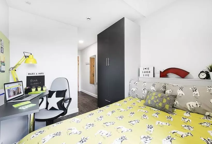 Retkeilymaja Austen House  Campus Accommodation