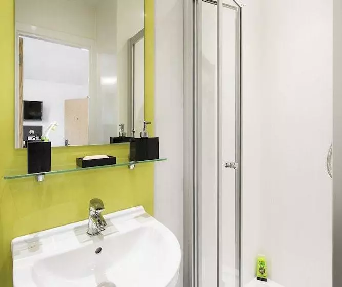 Retkeilymaja Austen House  Campus Accommodation