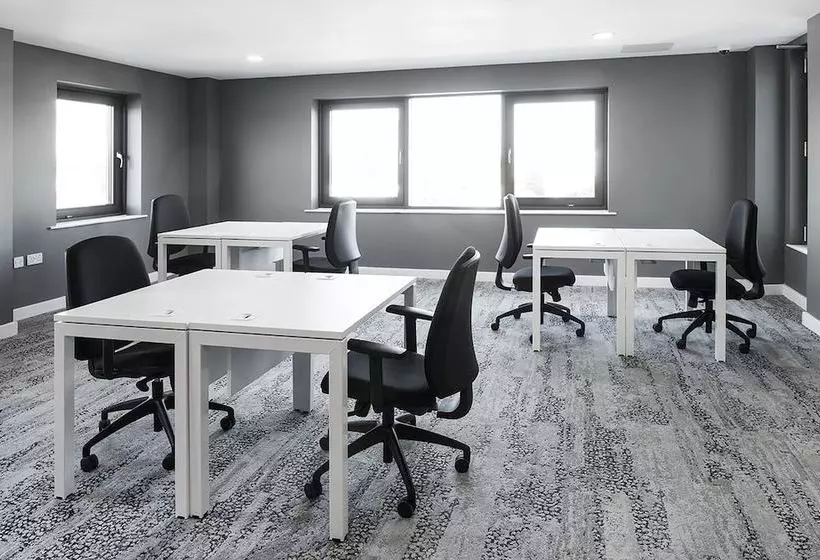 Retkeilymaja Austen House  Campus Accommodation