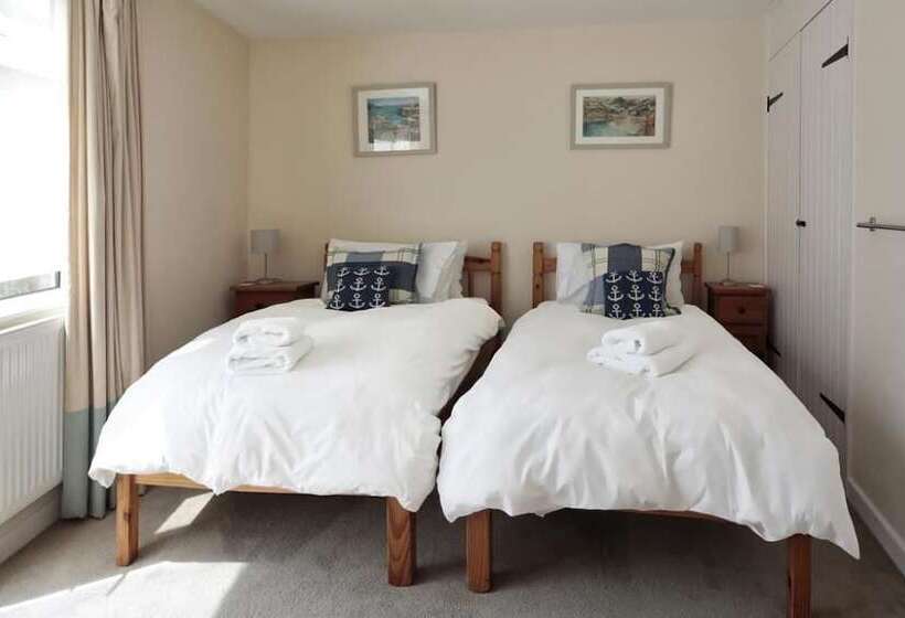 Green Door   Marigold