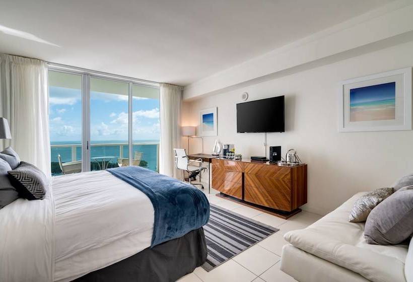 בית מלון כפרי Ocean Million Dollar View Studio + Balcony #2