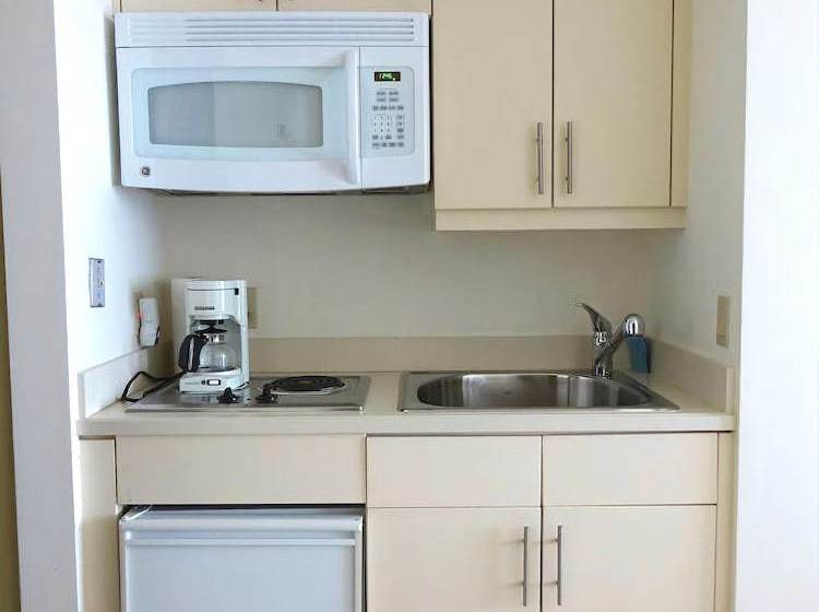 בית מלון כפרי Ocean Million Dollar View Studio + Balcony #2