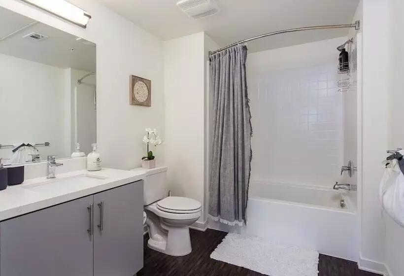 New Downtown La Luxury Jr. Penthouse