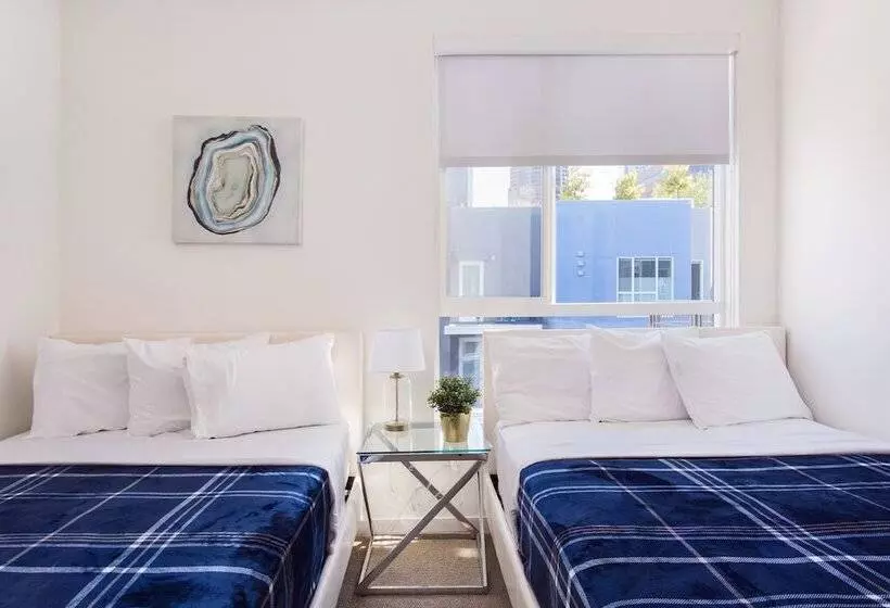 New Downtown La Luxury Jr. Penthouse