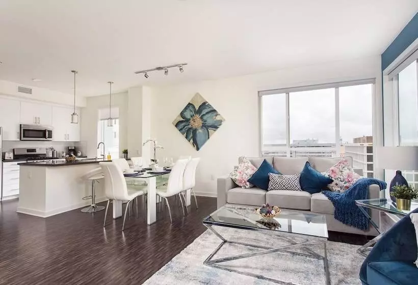 New Downtown La Luxury Jr. Penthouse