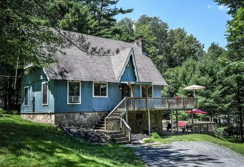 Piney Bear Cabin