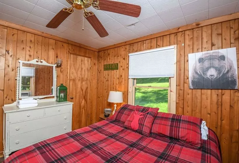 Piney Bear Cabin