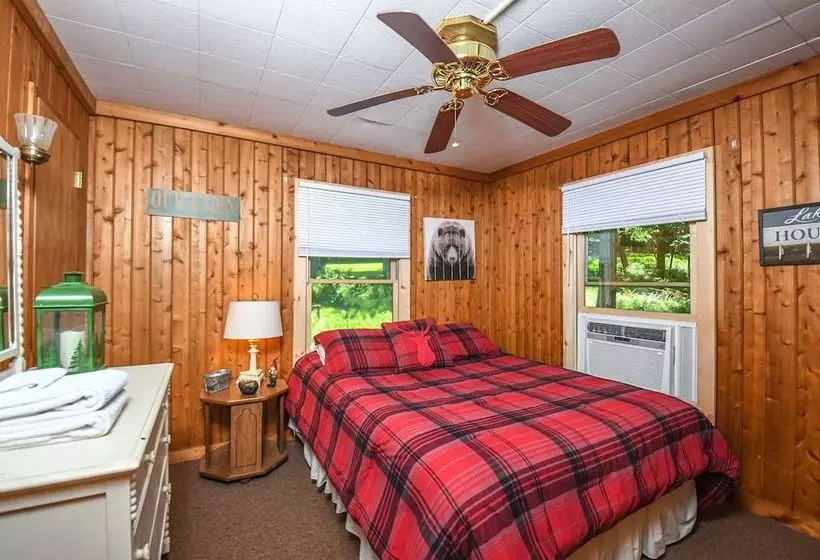 Piney Bear Cabin