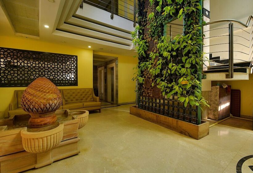 Fabhotel Phoenix Resorts   Nr M Chinnaswamy Stadium