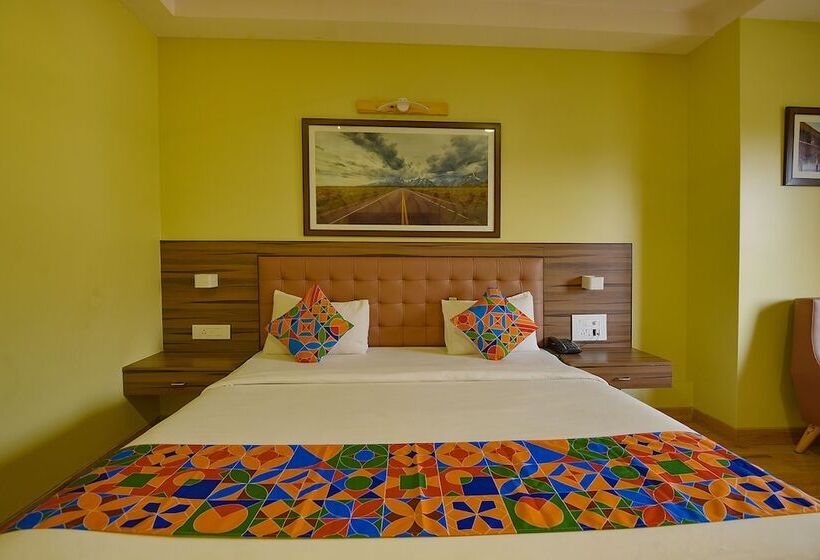 Fabhotel Phoenix Resorts   Nr M Chinnaswamy Stadium