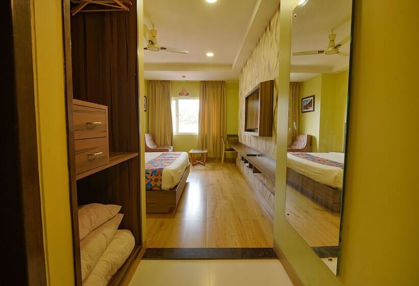 Fabhotel Phoenix Resorts   Nr M Chinnaswamy Stadium