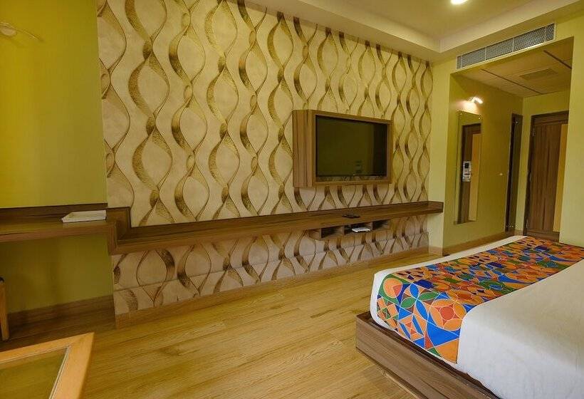 Fabhotel Phoenix Resorts   Nr M Chinnaswamy Stadium