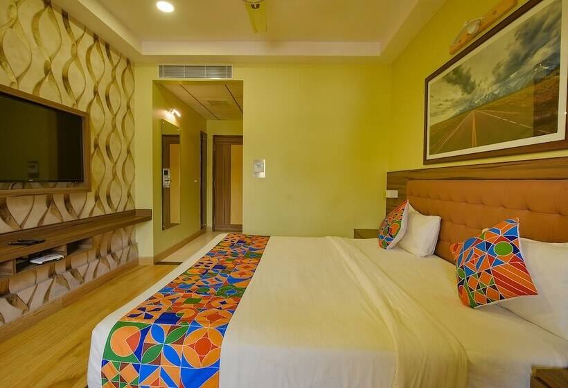 Fabhotel Phoenix Resorts   Nr M Chinnaswamy Stadium