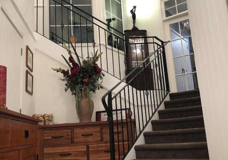 Bayview Valley Lodge Bed & Breakfast