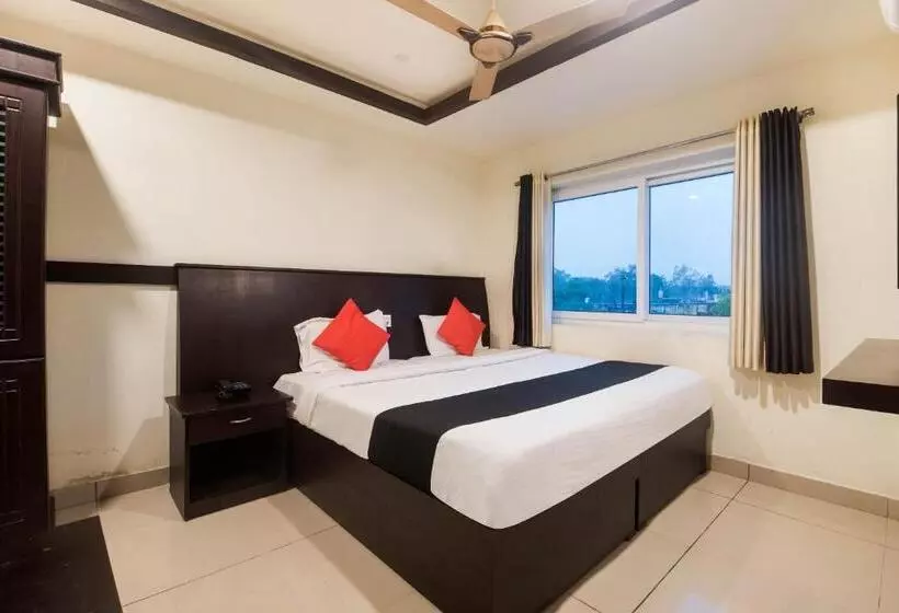 ホテル Capital O Alfa