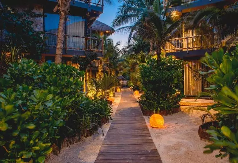 Hotelli Akkuun Tulum Adults Only