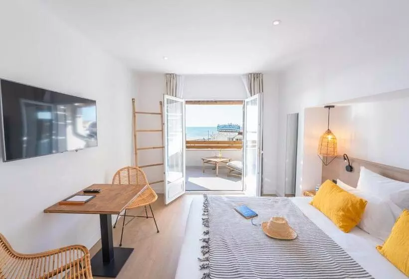 Hotelli Hôtel Casa Marina