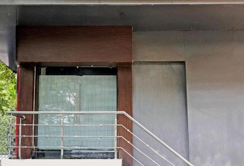 Отель O Blue Inn Residence Near R City Mall