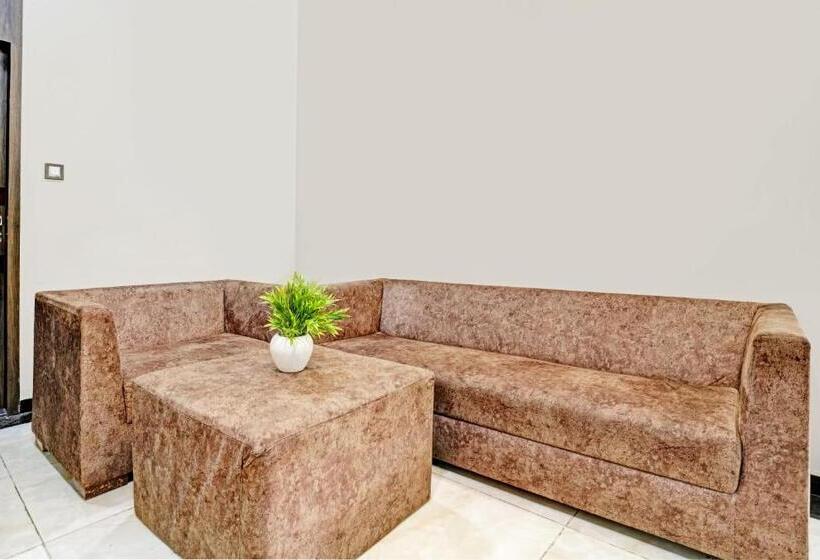 Отель O Blue Inn Residence Near R City Mall