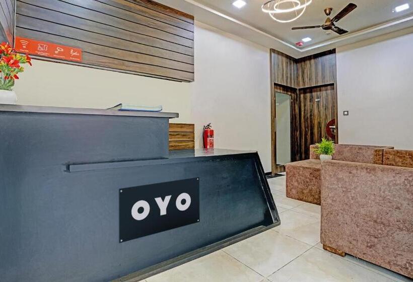 Отель O Blue Inn Residence Near R City Mall