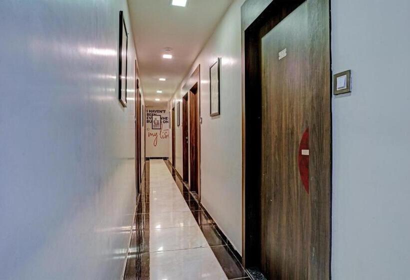 Отель O Blue Inn Residence Near R City Mall