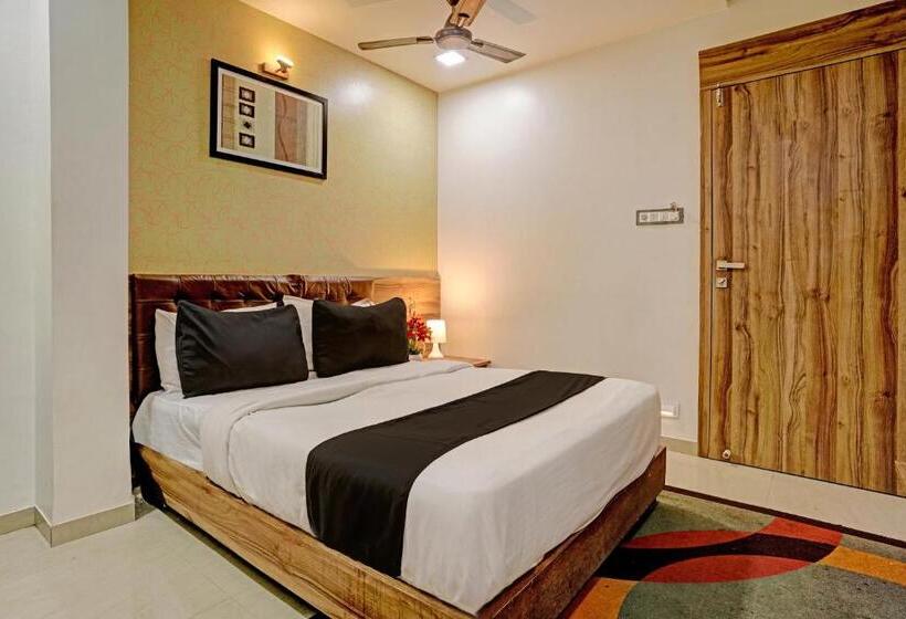 Отель O Blue Inn Residence Near R City Mall