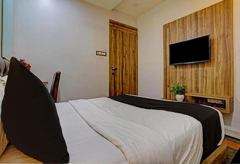 Отель O Blue Inn Residence Near R City Mall