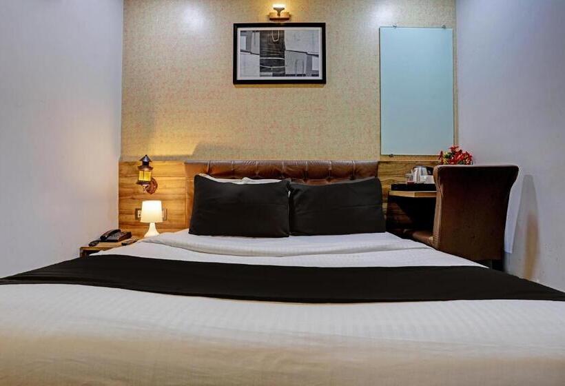 Отель O Blue Inn Residence Near R City Mall