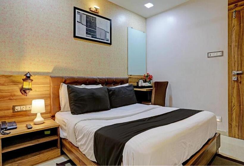 Отель O Blue Inn Residence Near R City Mall