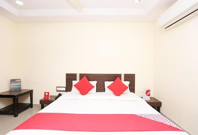 Отель Oyo 22040 Central Plaza