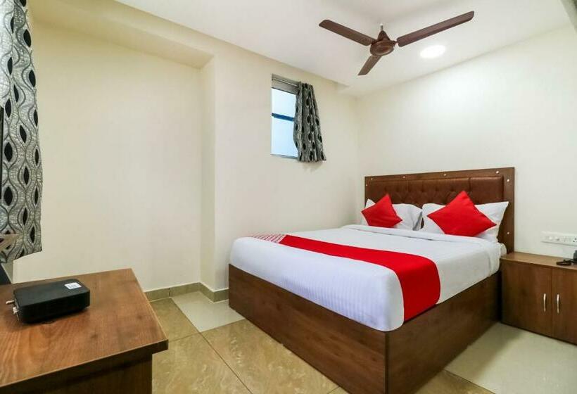 בית מלון כפרי Oyo 48327  Royal Mahalakshmi Inn