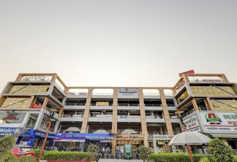 בית מלון כפרי Oyo 66904  Laxmi Villa