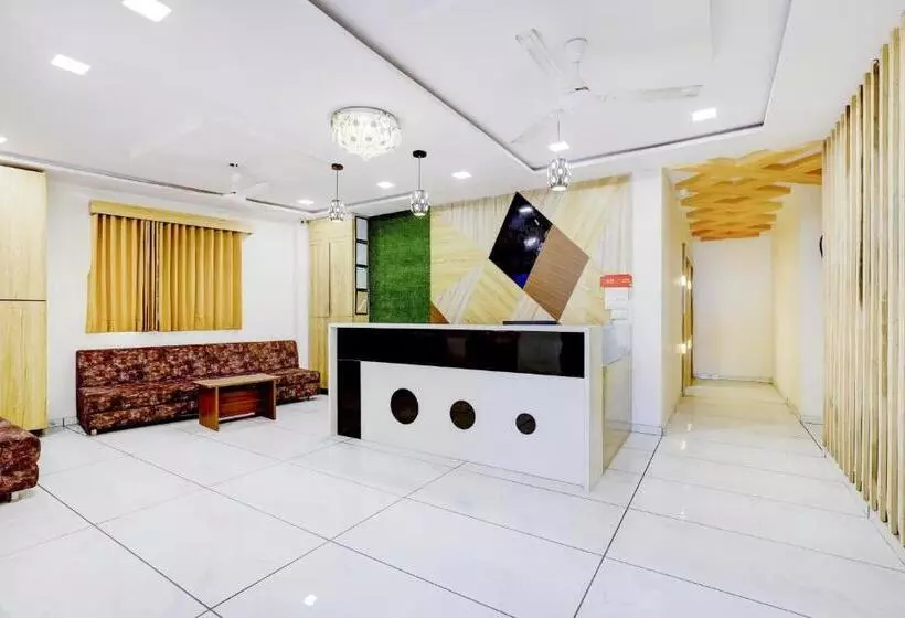 Hotelli Oyo 66904  Laxmi Villa