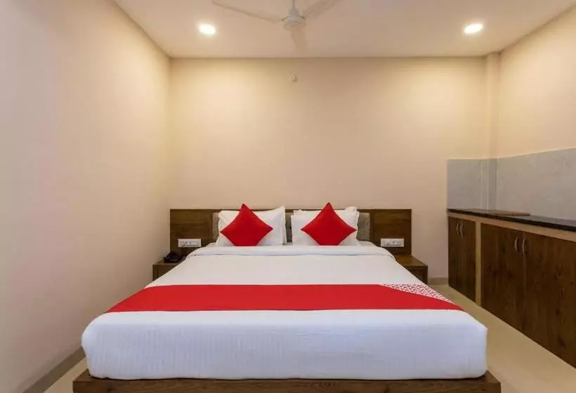Hotelli Oyo 75956  Grand