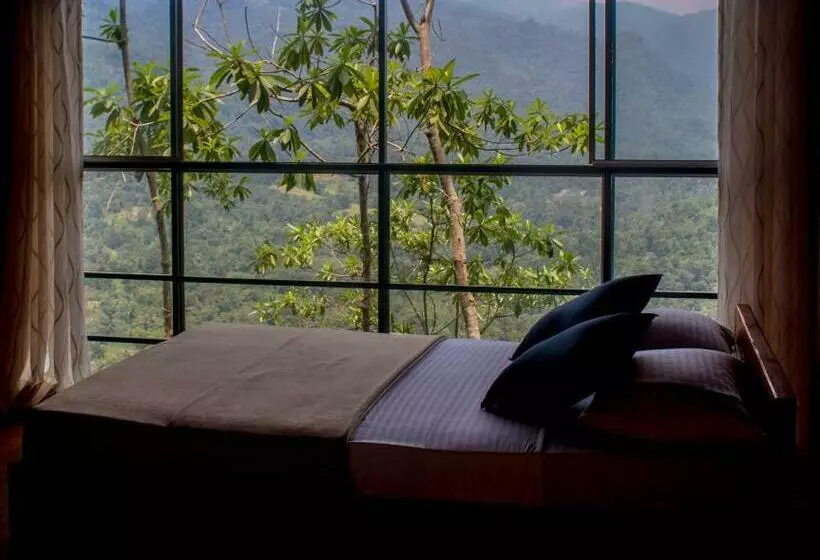 Hotelli Tree Houses By Jungle River